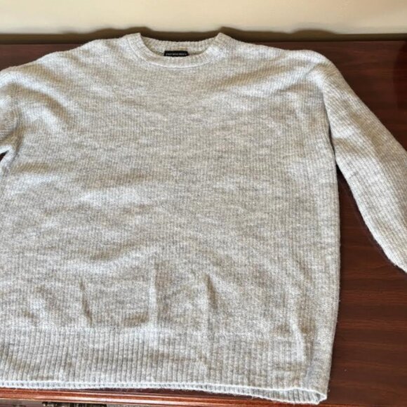 Trendy Grey Streetwear Society Sweater – Stylish & Comfortable - Picture 3 of 4